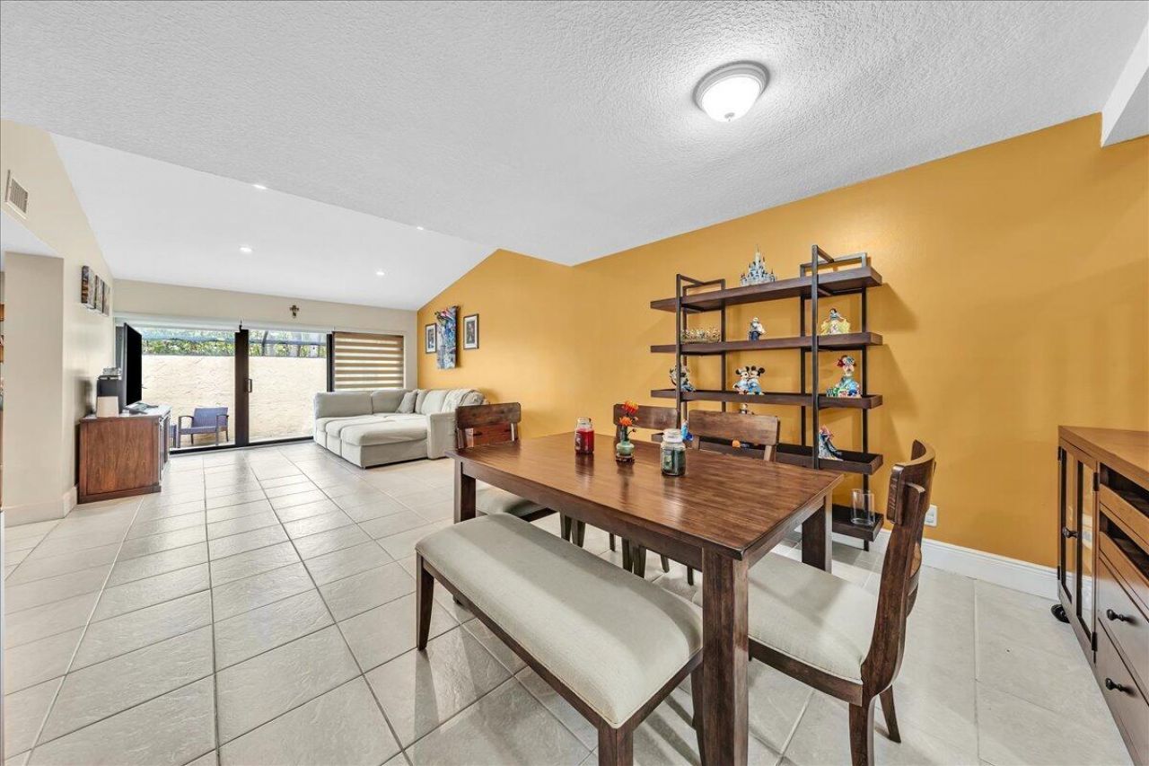 8715 Cleary Boulevard, Plantation, FL 33324 Photo