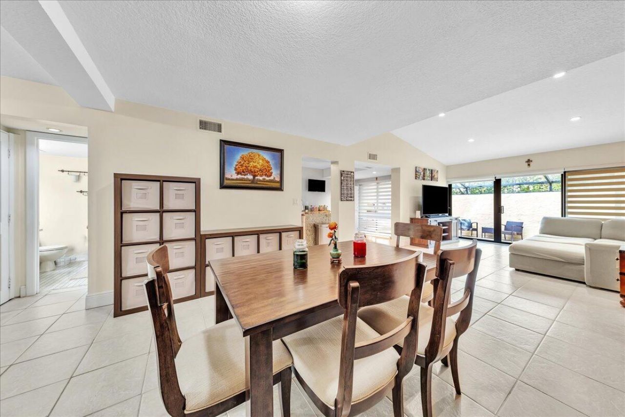 8715 Cleary Boulevard, Plantation, FL 33324 Photo