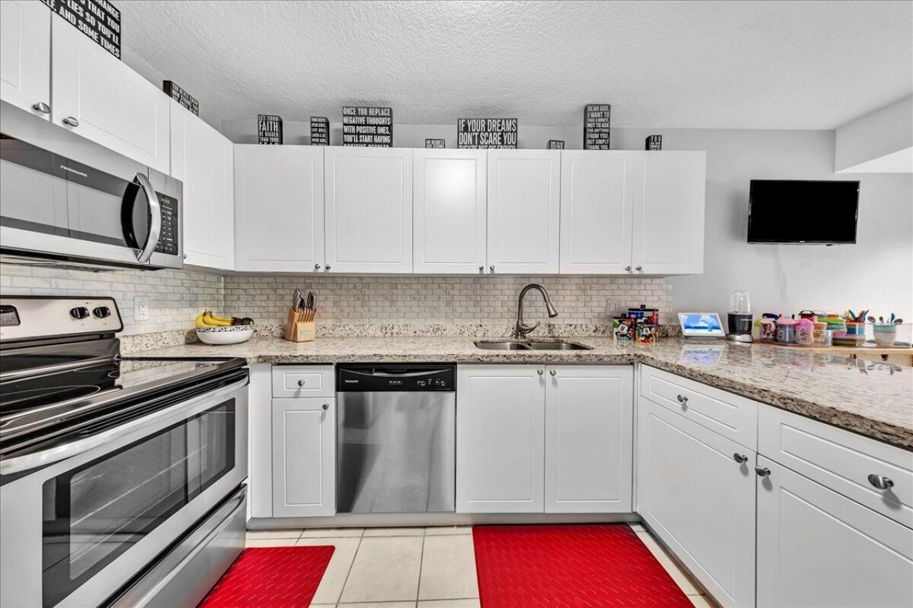 8715 Cleary Boulevard, Plantation, FL 33324 Photo