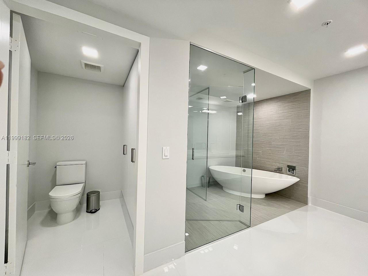 330 Sunny Isles Blvd, Unit 5-905, Sunny Isles Beach, FL 33160 Photo