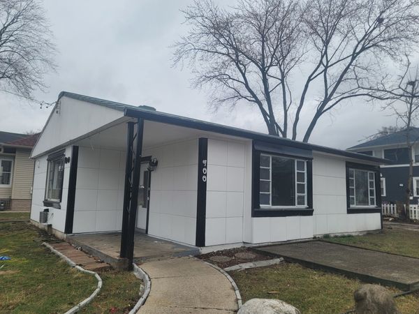 700 George Avenue , Aurora, IL 60505