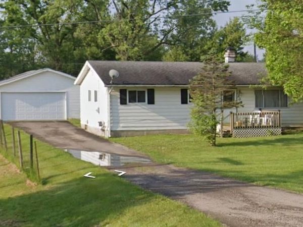 2056 E Stanley Road, Genesee Twp, MI 48458
