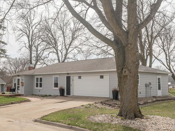 318 FRANKFORT AVE NE, Orange City, IA 51041