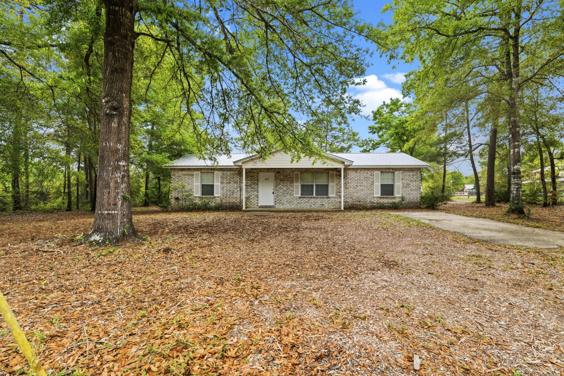 487 Woodlawn Road, Freeport, FL 32439 Main Photo