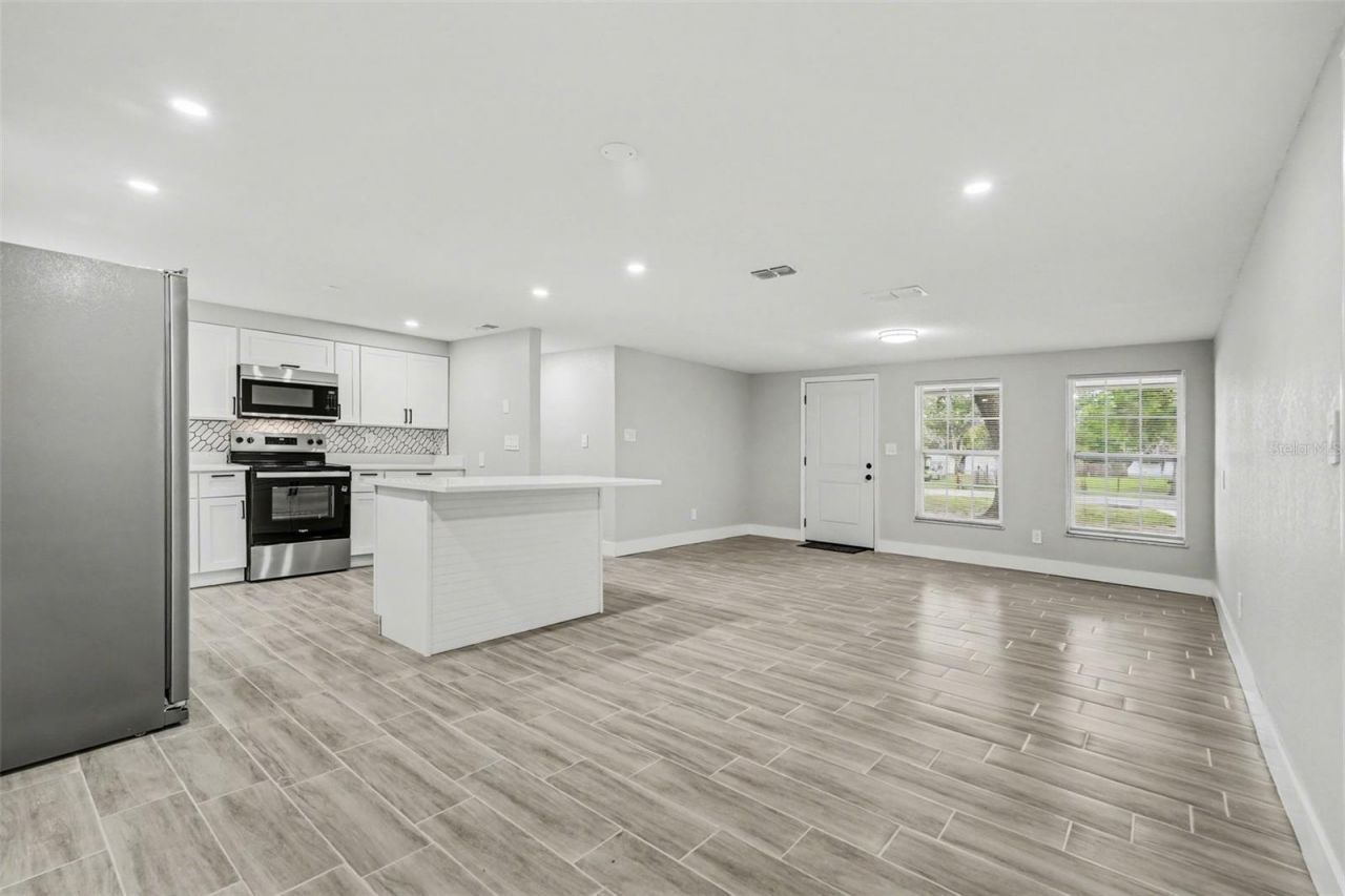 7310 Fort King Road , Zephyrhills, FL 33541 Photo