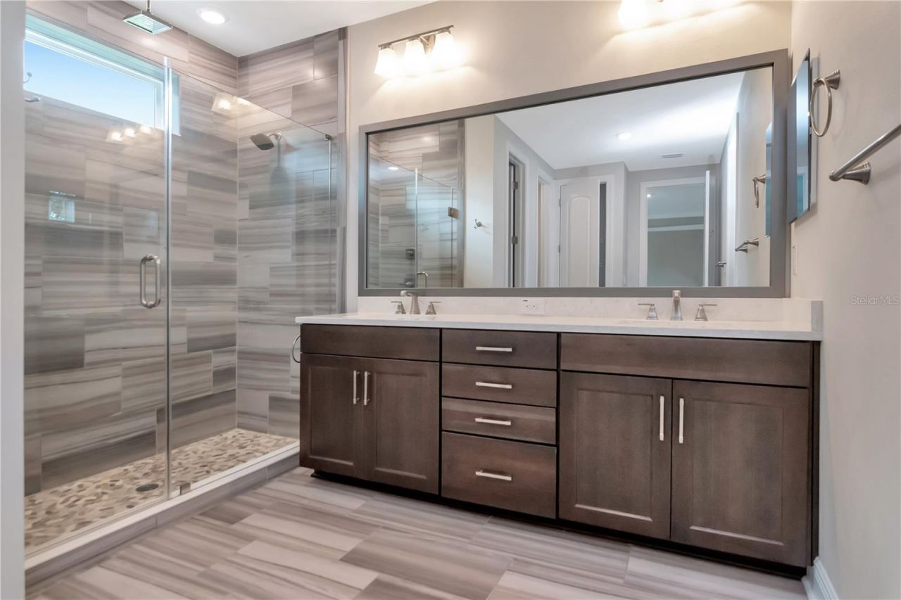 3408 W Hawthorne Road, Tampa, FL 33611 Photo