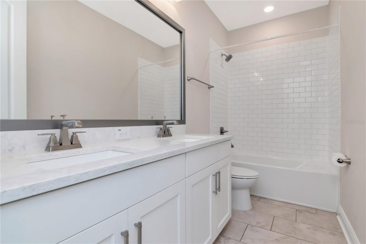 3408 W Hawthorne Road, Tampa, FL 33611 Photo