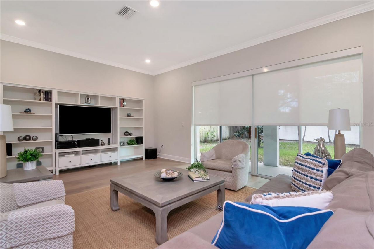 3408 W Hawthorne Road, Tampa, FL 33611 Photo