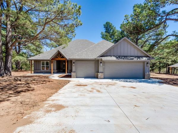 3172 N Henney Road, Choctaw, OK 73020