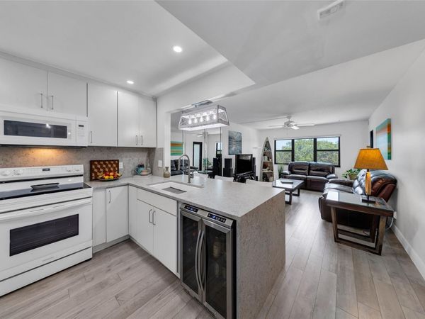 900 River Reach Drive, Unit 518, Fort Lauderdale, FL 33315