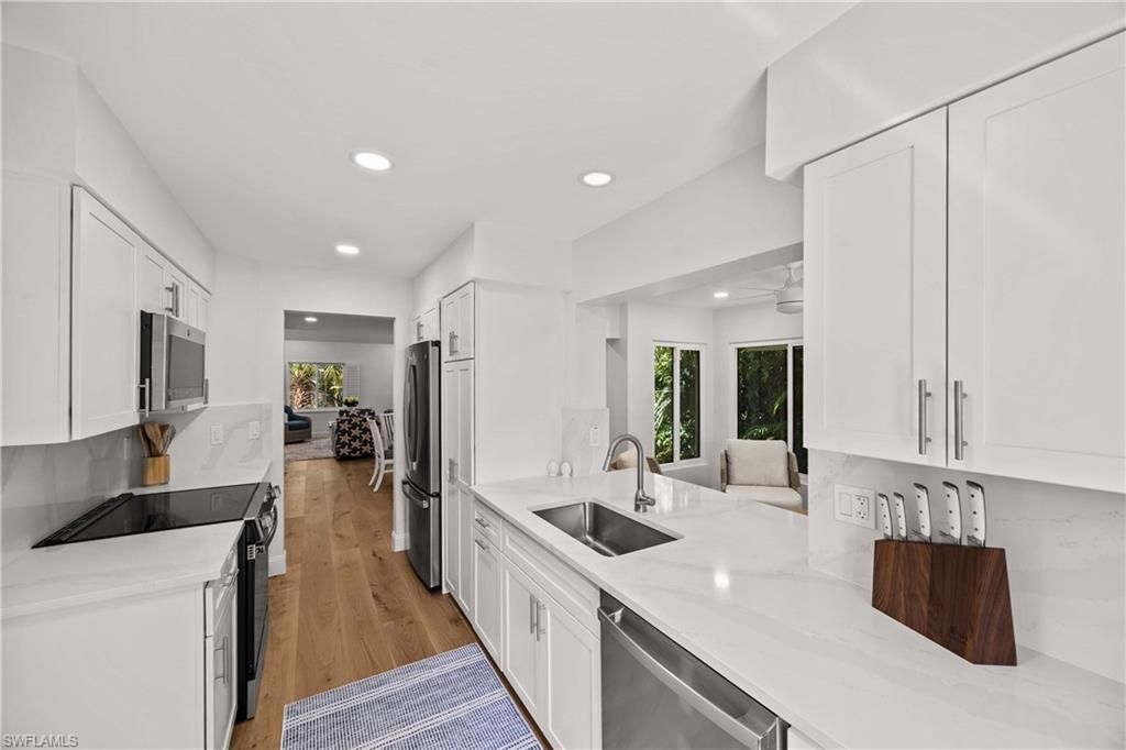 375 8th Ave S, Unit D, Naples, FL 34102 Photo