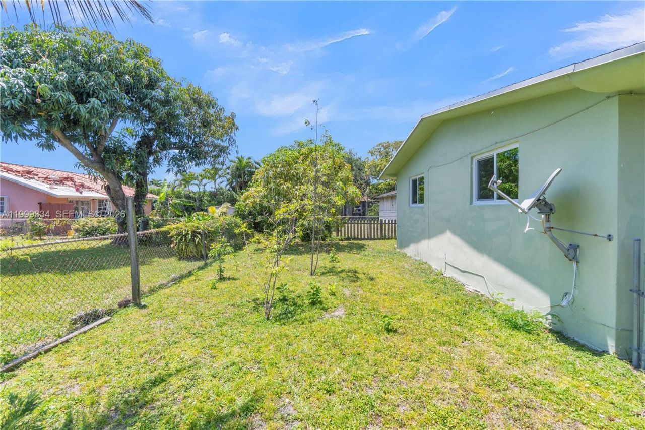 1730 NW 55th Ter, Unit 1730, Miami, FL 33142 Photo