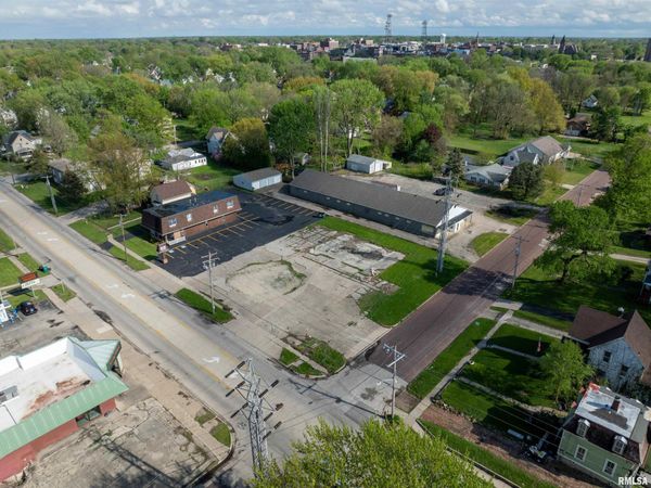 188 W LOSEY Street, Galesburg, IL 61401