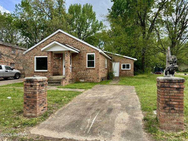 1841 Harris Street , Dyersburg, TN 38024