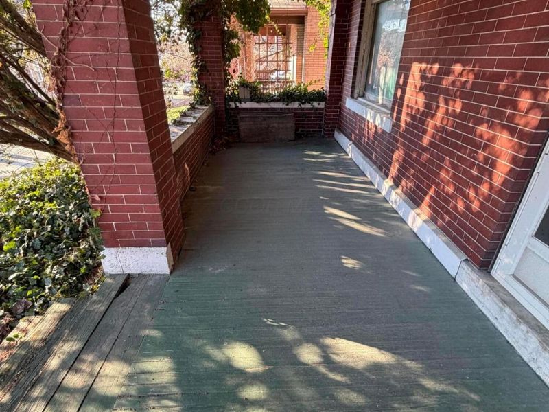 26 E Oakland Avenue, Columbus, OH 43201 Photo 3