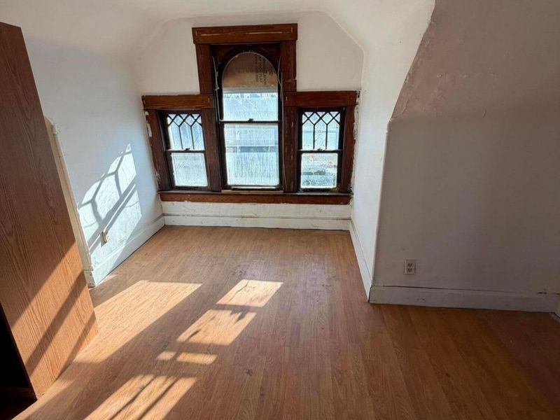 26 E Oakland Avenue, Columbus, OH 43201 Photo 4