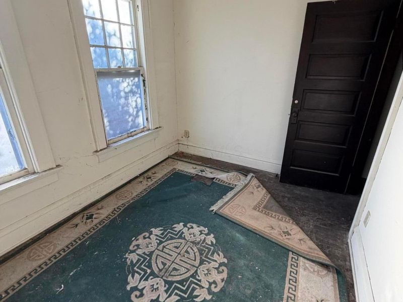 26 E Oakland Avenue, Columbus, OH 43201 Photo 5