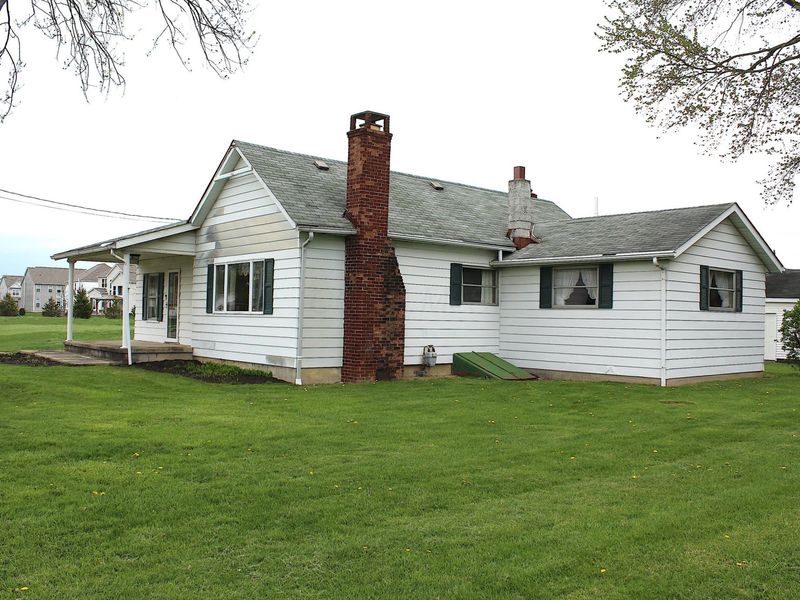 5719 North Road, Lewis Center, OH 43035 Photo 2