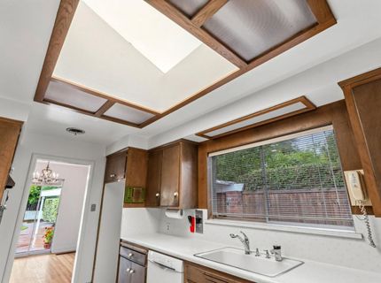 5260 K St, Sacramento, CA 95819 Photo