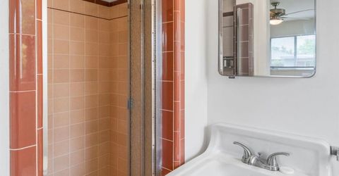 5260 K St, Sacramento, CA 95819 Photo