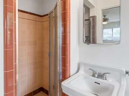 5260 K St, Sacramento, CA 95819 Photo