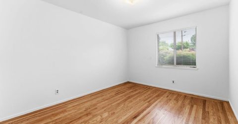 5260 K St, Sacramento, CA 95819 Photo