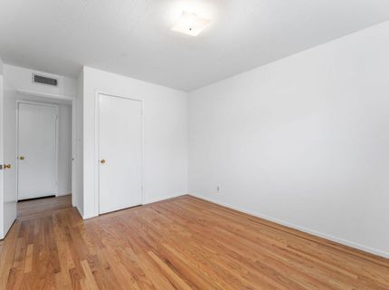 5260 K St, Sacramento, CA 95819 Photo