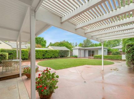 5260 K St, Sacramento, CA 95819 Photo