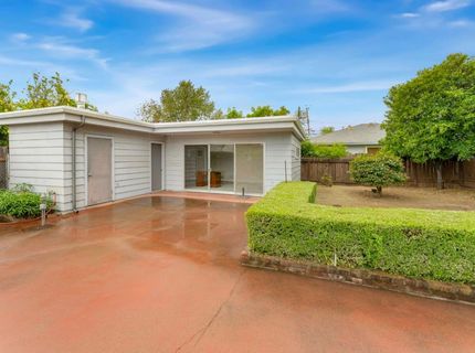 5260 K St, Sacramento, CA 95819 Photo