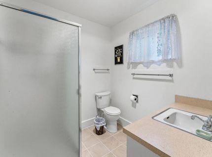 5260 K St, Sacramento, CA 95819 Photo