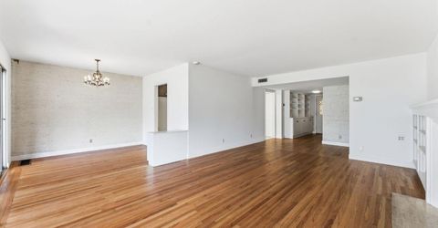 5260 K St, Sacramento, CA 95819 Photo