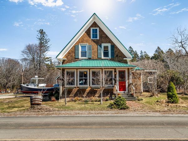281 Atlantic Road, Swans Island, ME 04685