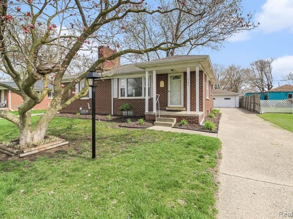 385 Devonshire Street, Ypsilanti Twp, MI 48198