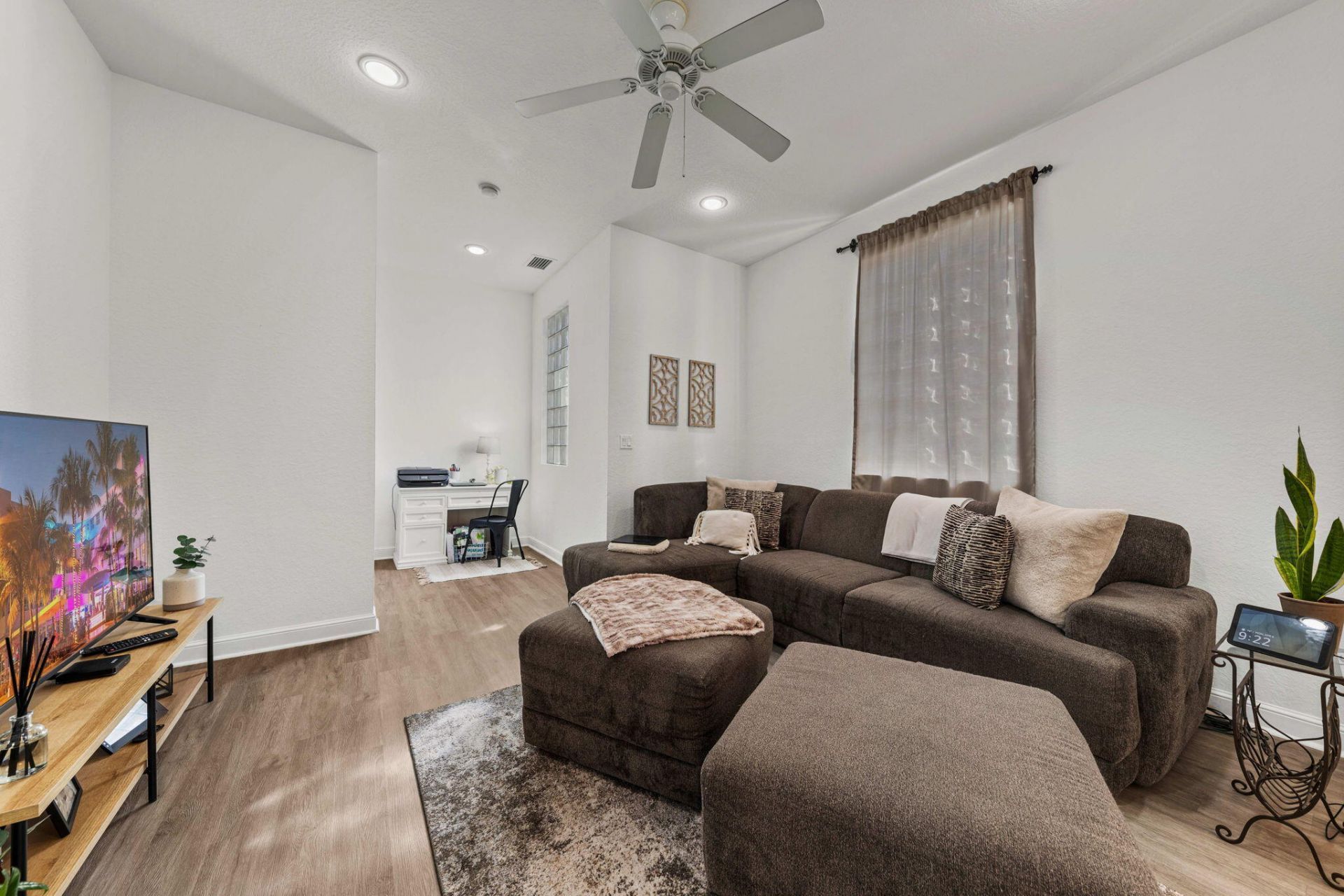 950 Marina Del Ray Lane, Unit 1, West Palm Beach, FL 33401 Photo