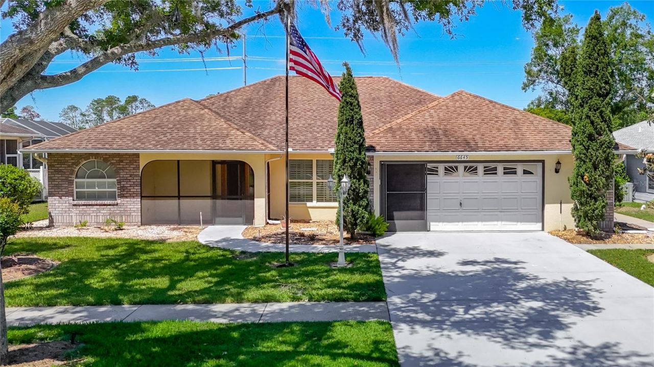 6645 Northlake Drive, Zephyrhills, FL 33542 Main Photo