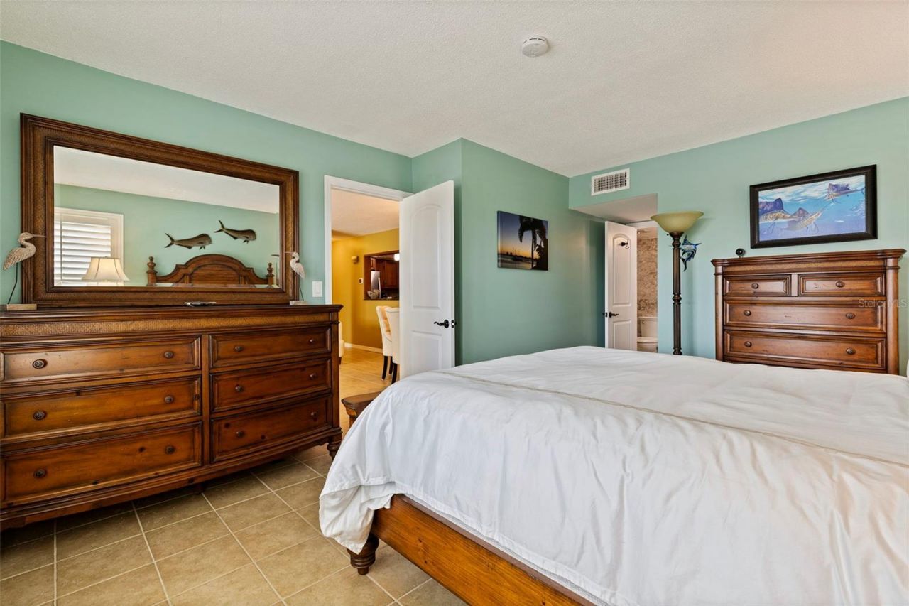 5220 Brittany Drive S, Unit 409, Saint Petersburg, FL 33715 Photo