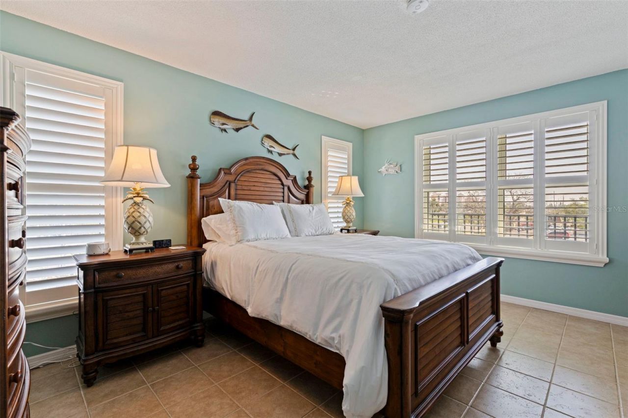 5220 Brittany Drive S, Unit 409, Saint Petersburg, FL 33715 Photo