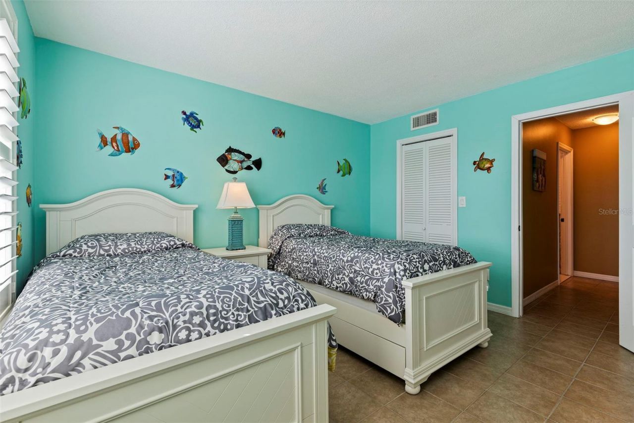 5220 Brittany Drive S, Unit 409, Saint Petersburg, FL 33715 Photo