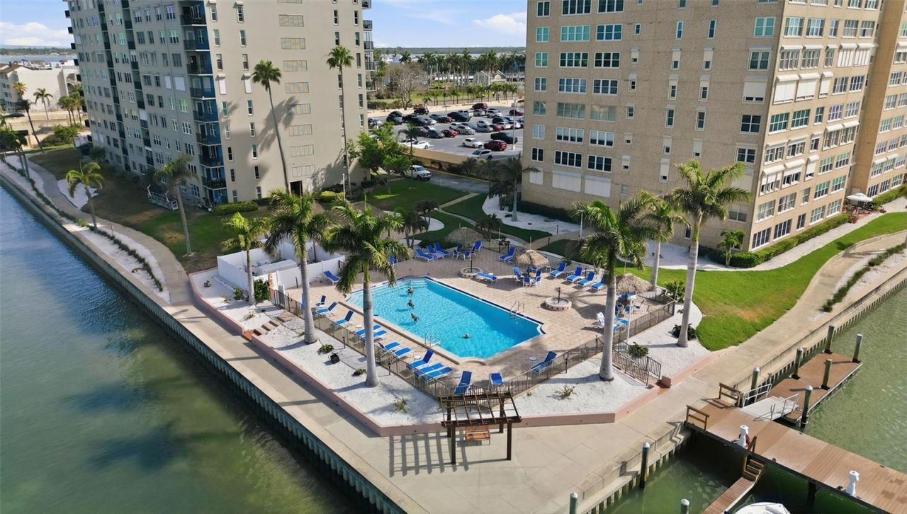 5220 Brittany Drive S, Unit 409, Saint Petersburg, FL 33715 Photo