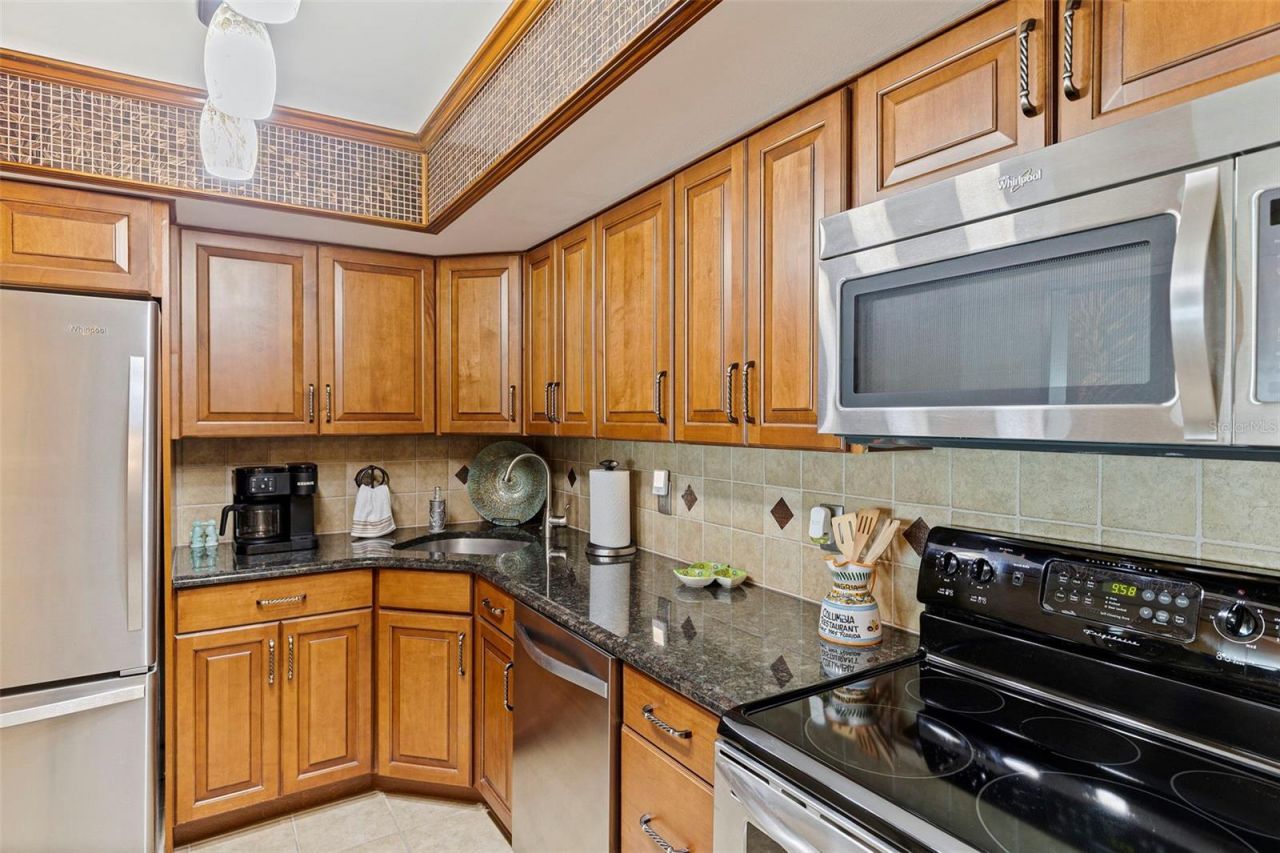 5220 Brittany Drive S, Unit 409, Saint Petersburg, FL 33715 Photo