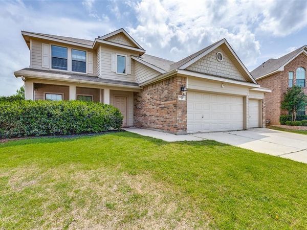 8233 Delafield Drive, Fort Worth, TX 76131