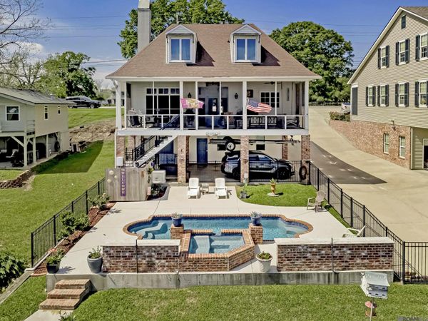 7890 False River Rd, Oscar, LA 70762