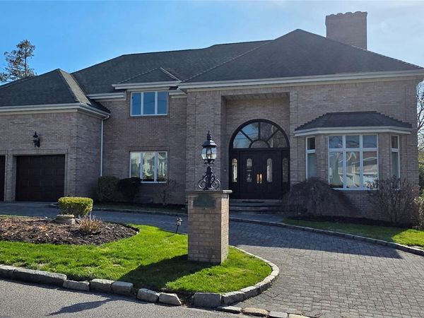 14 Potters Lane , New Rochelle, NY 10805