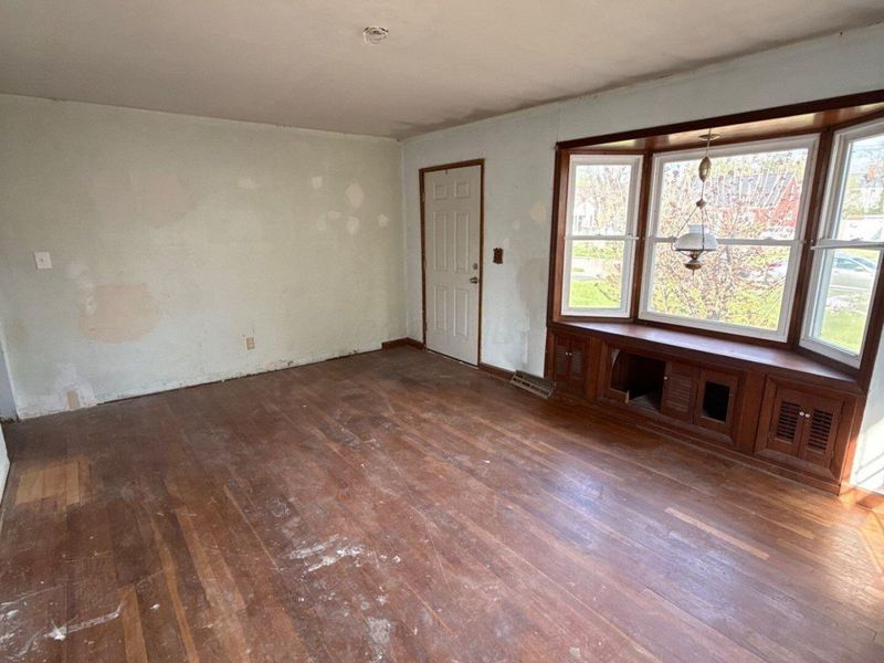 3441 Eisenhower Road , Columbus, OH 43224 Photo 11