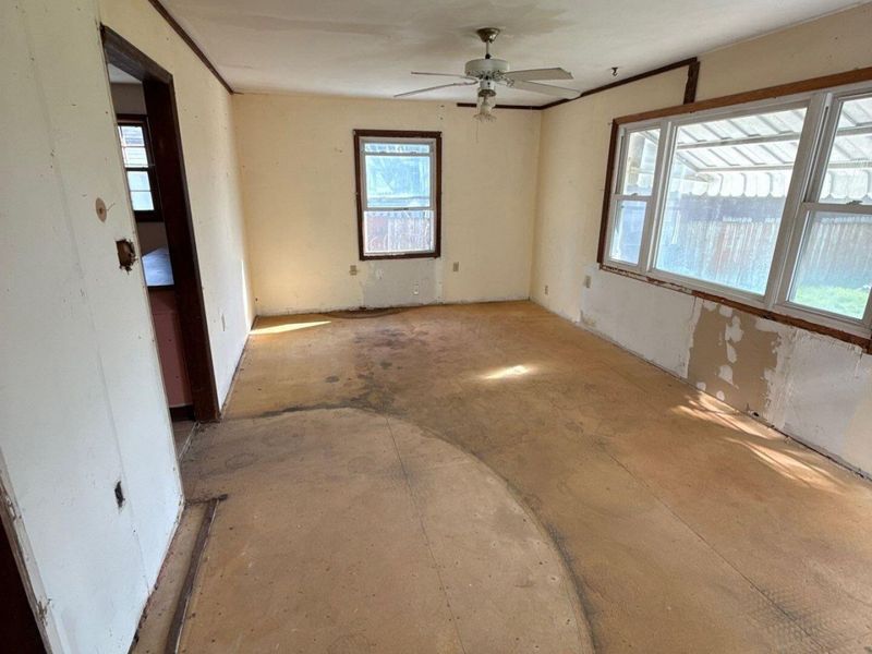 3441 Eisenhower Road , Columbus, OH 43224 Photo 4