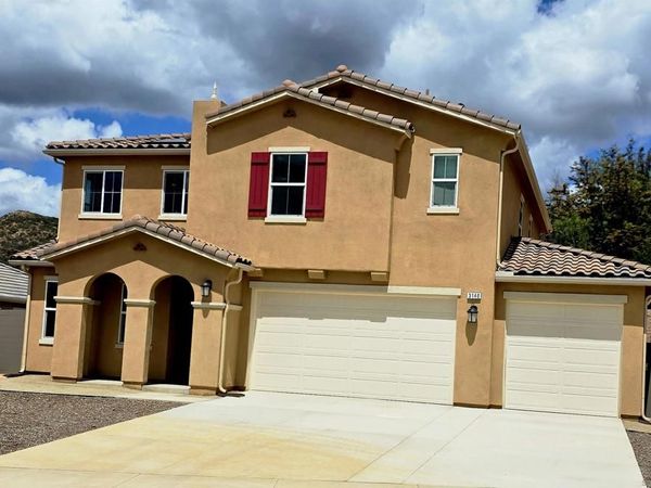 3140 Smith Place , Escondido, CA 92027