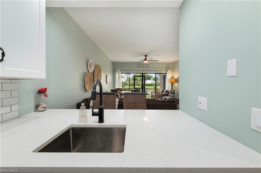 3313 Europa Dr, Unit 216, Naples, FL 34105 Photo