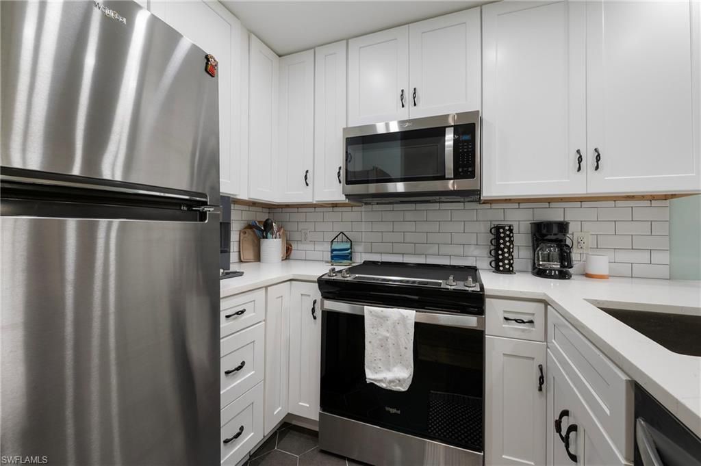 3313 Europa Dr, Unit 216, Naples, FL 34105 Photo