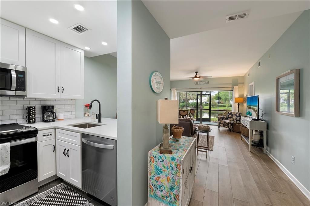 3313 Europa Dr, Unit 216, Naples, FL 34105 Photo