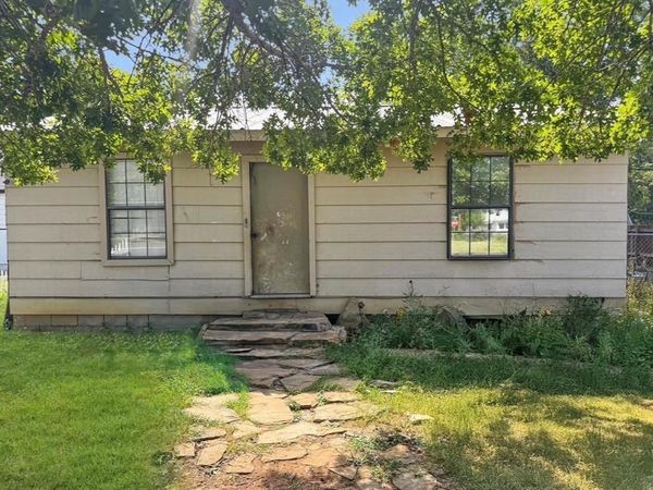 1220 Maple Street, Graham, TX 76450